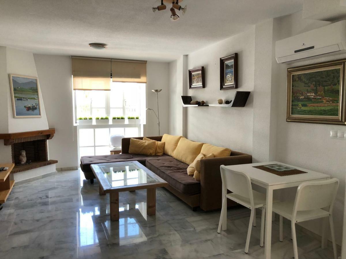 El Cortijuelo. Magnificent Triplex Terraced House With Rooftop Of 18M2, Overlooking The Sea. Parking 托雷莫利诺斯 外观 照片
